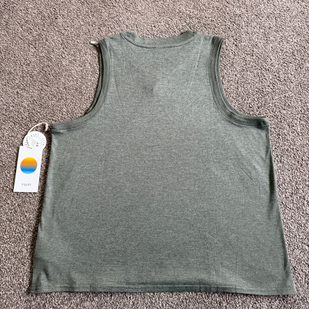 NWT Vuori Women’s Energy Top Long Tank Top Pistachio Green Medium New - Picture 3 of 9